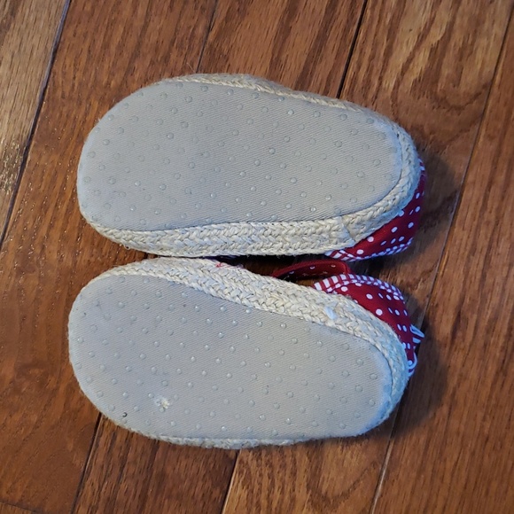 OLD NAVY NEWBORN GIRLS SUMMER BOOTIES SHOES RED AND WHITE! - Picture 3 of 3